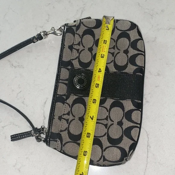 Coach Lg wristlet black & tan signature logo or small purse bag - Picture 12 of 12